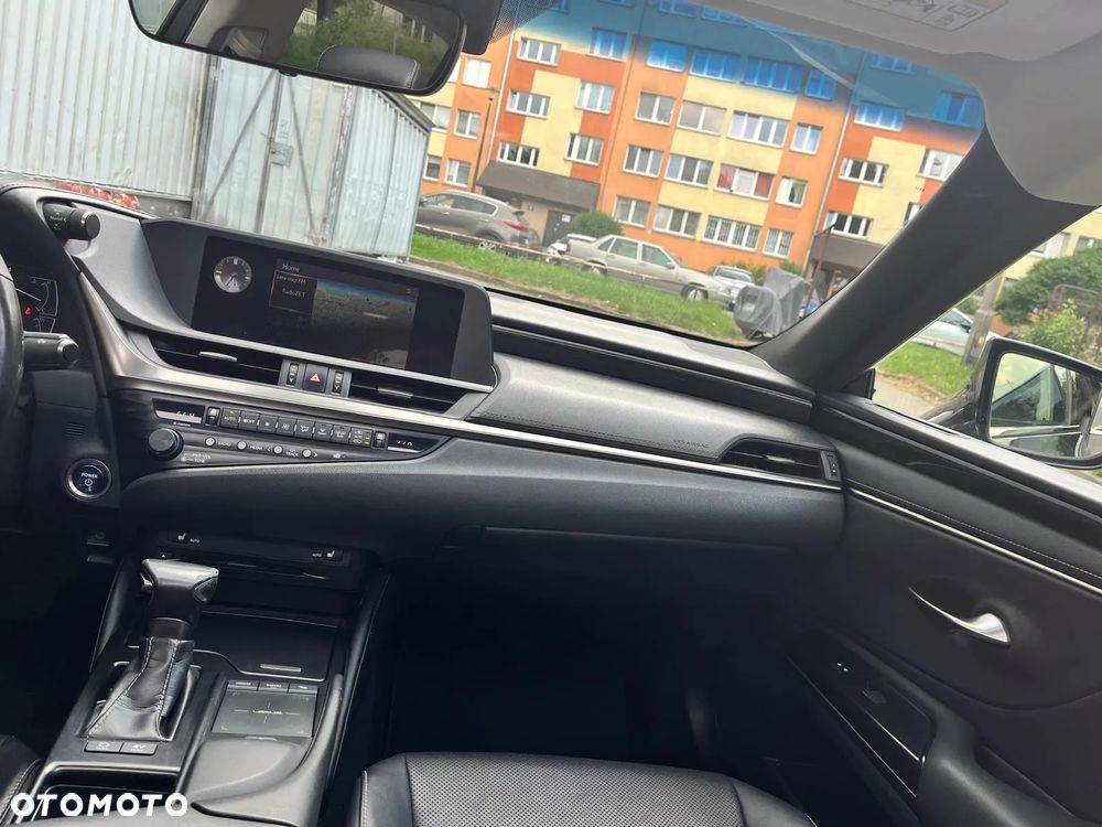 Lexus ES 300h Elegance - 21