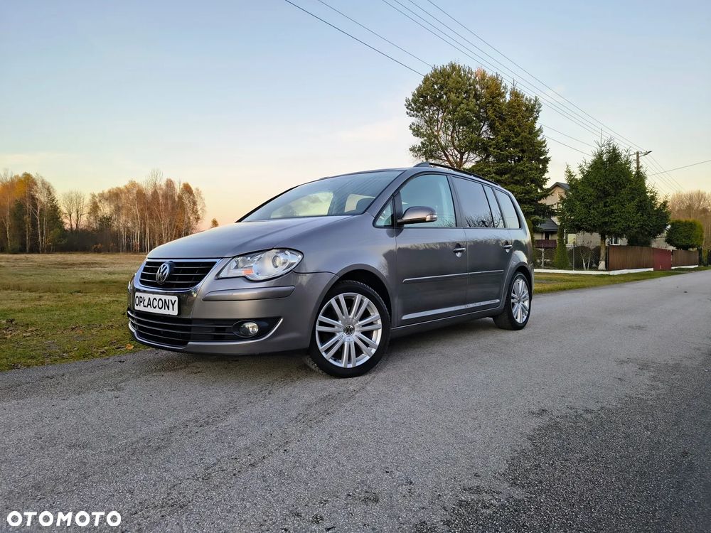 Volkswagen Touran - 24