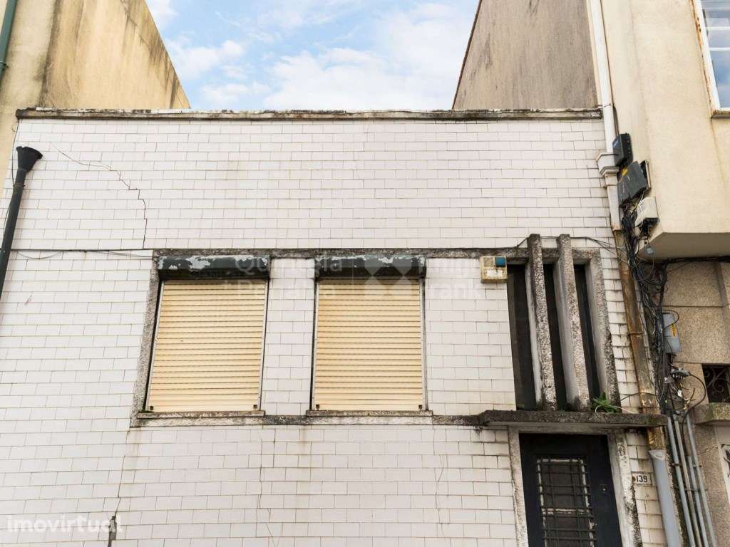 Terreno com ruína para demolir e reconstruir Paranhos, Porto - Grande imagem: 3/25