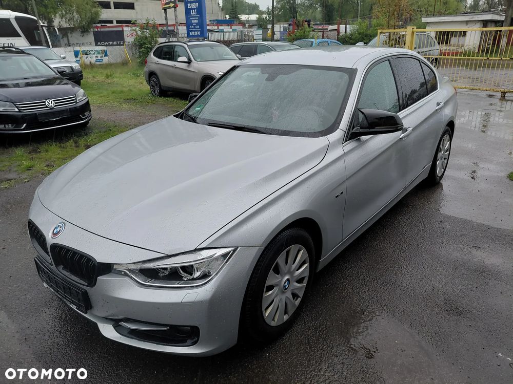 BMW Seria 3 320i Efficient Dynamics Edition Sport Line - 11