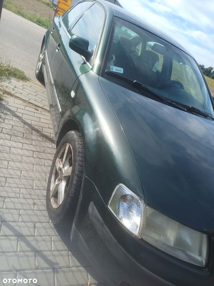 Volkswagen Passat - 1