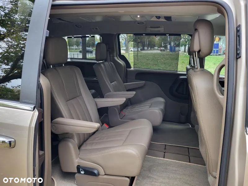 Chrysler Town & Country 3.6 Touring - 34