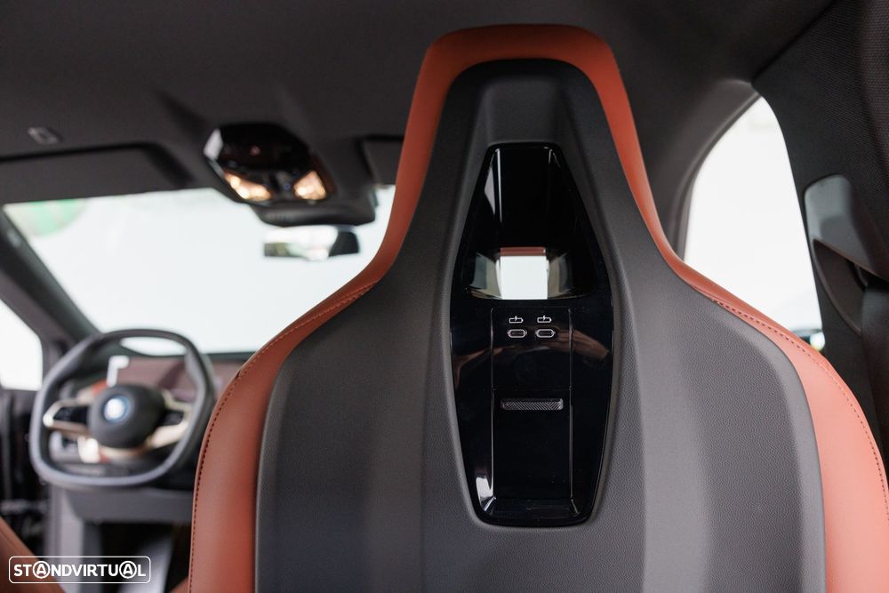 BMW iX xDrive 50 Pack Desportivo - 26