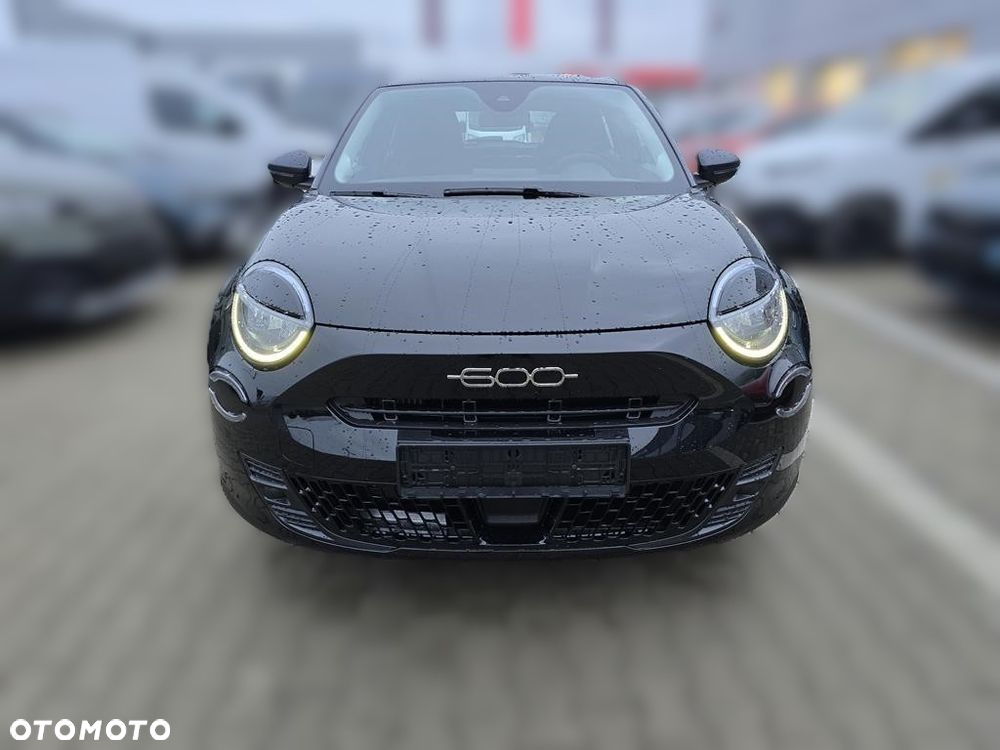 Fiat 600 1.2 Turbo Hybrid eDCT - 2