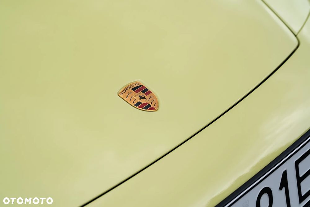 Porsche 911 Carrera T-Hybrid 4 GTS - 30