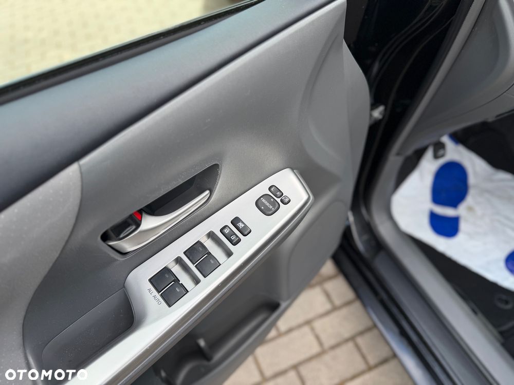 Toyota Prius+ (Hybrid) Executive - 23