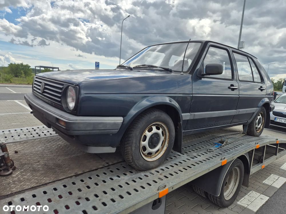 Volkswagen Golf 1.6 GL - 1