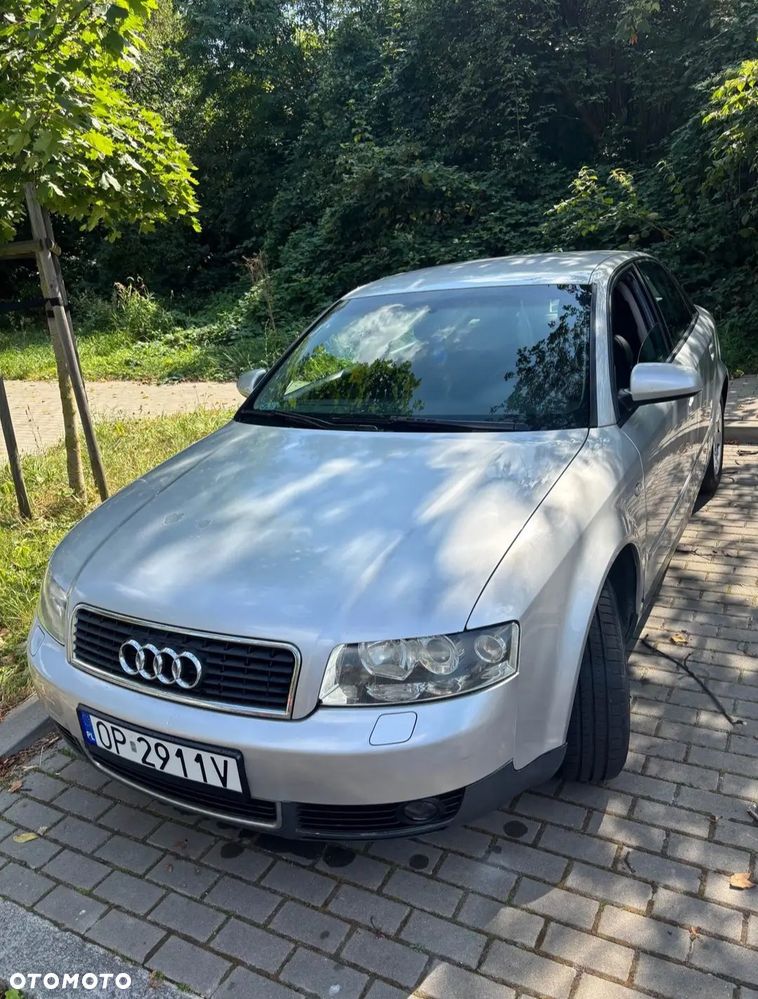 Audi A4 Limousine - 1