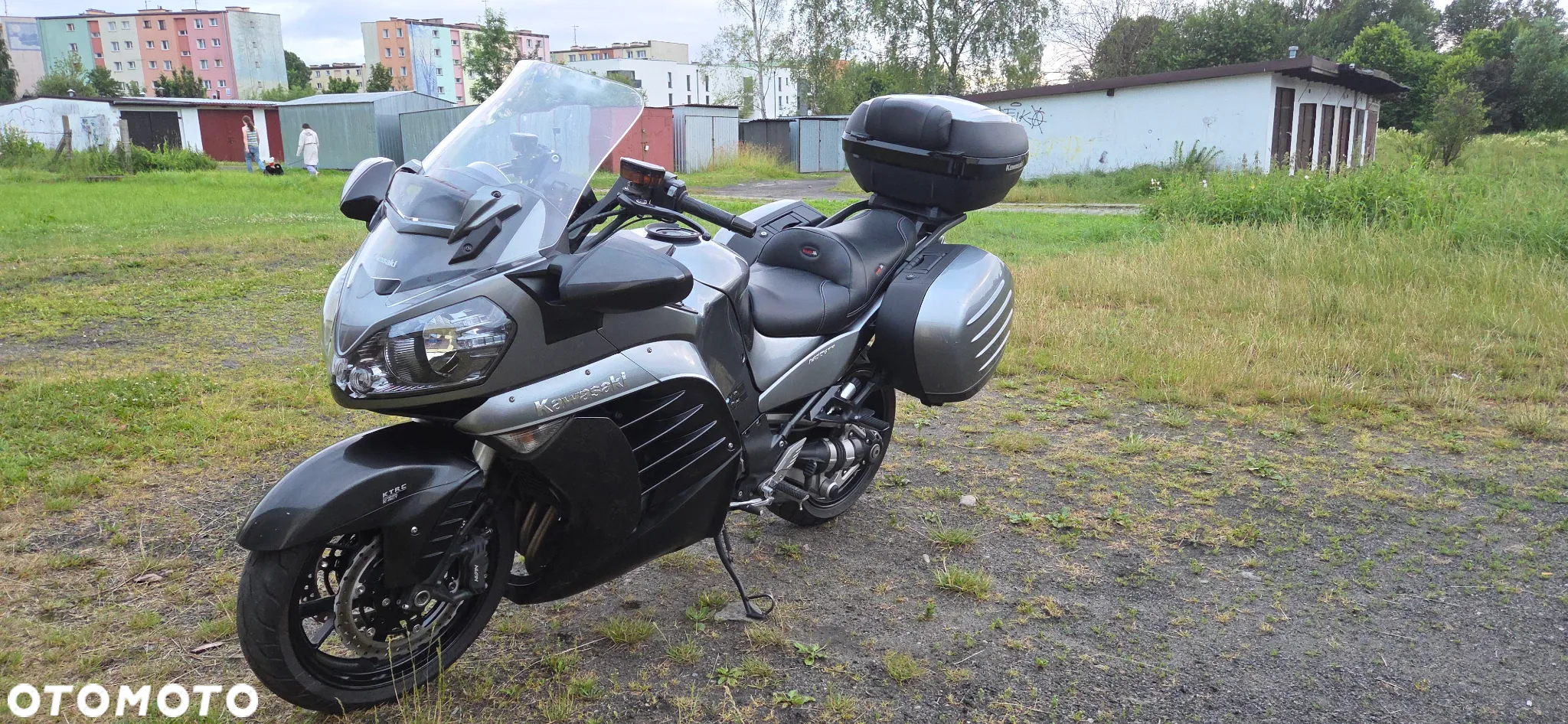 Kawasaki GTR - 12