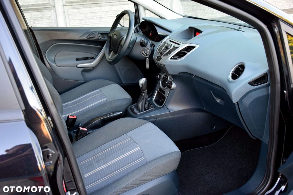 Ford Fiesta 1.25 Trend - 13