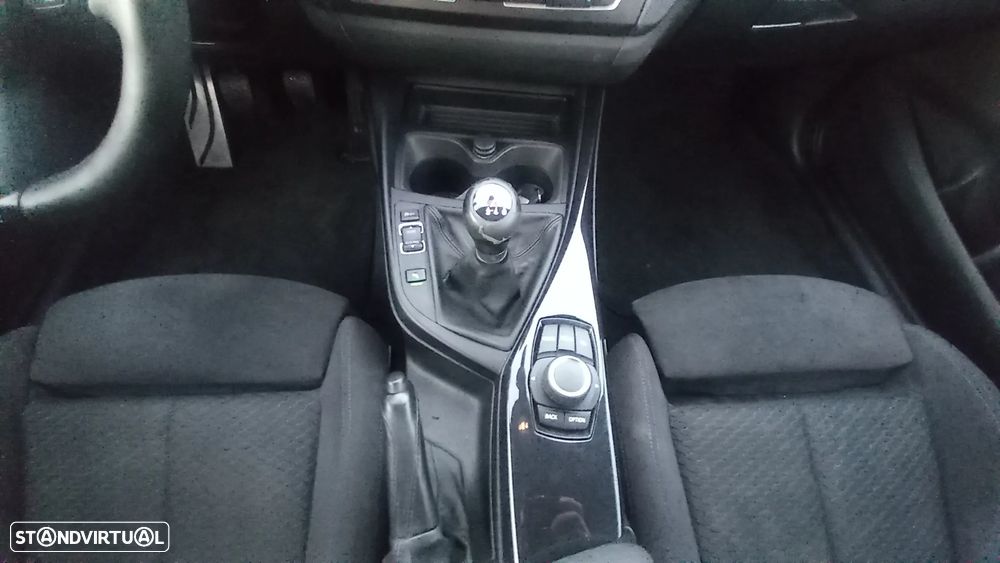 BMW 118 d Pack M - 33