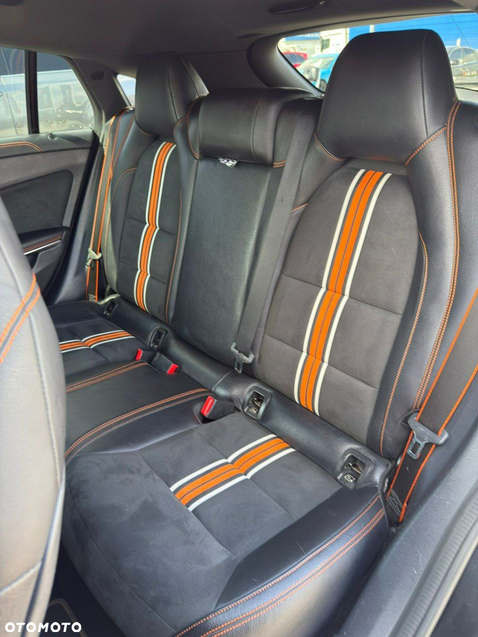 Mercedes-Benz CLA Shooting Brake 220 (CDI) d 4Matic 7G-DCT Orange Art Edition - 19