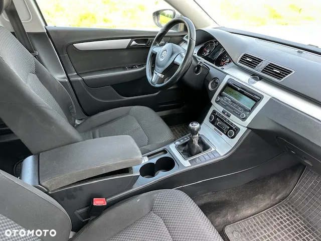 Volkswagen Passat 2.0 Blue TDI SCR Comfortline - 19