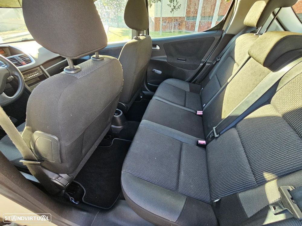 Peugeot 207 1.4 HDi Premium - 9