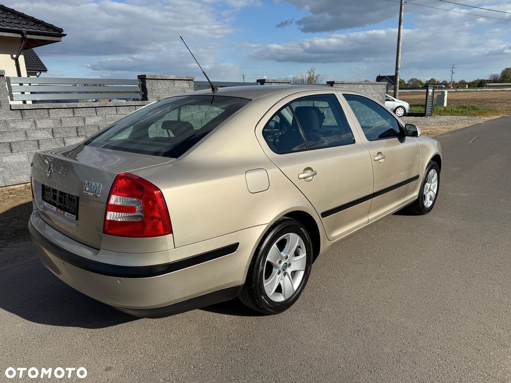 Skoda Octavia 1.6 FSI Ambiente - 5