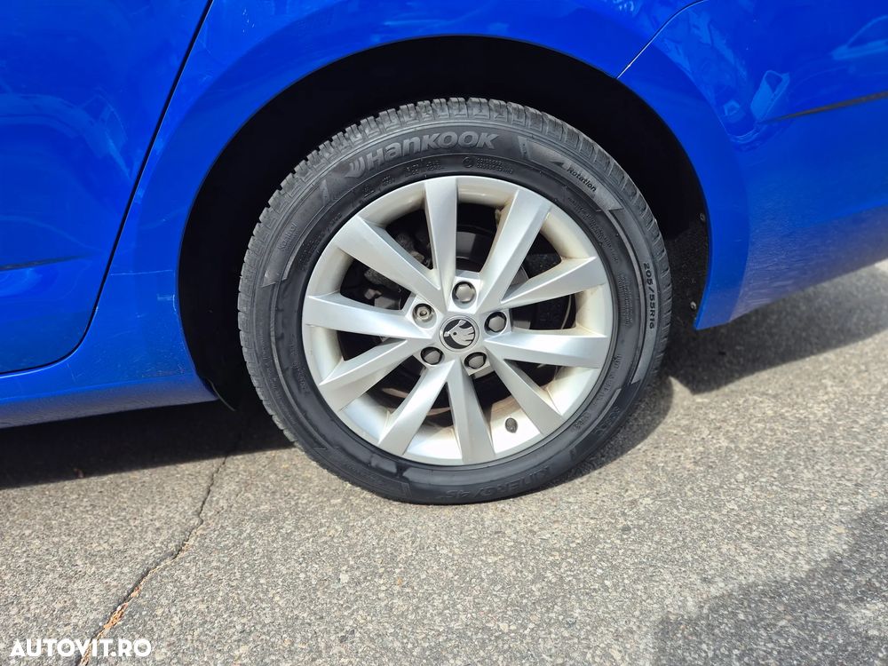 Skoda Octavia 1.6 TDI DSG Ambition - 11