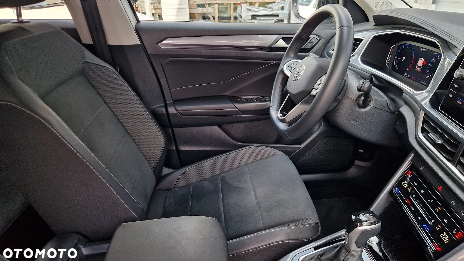 Volkswagen T-Roc - 4