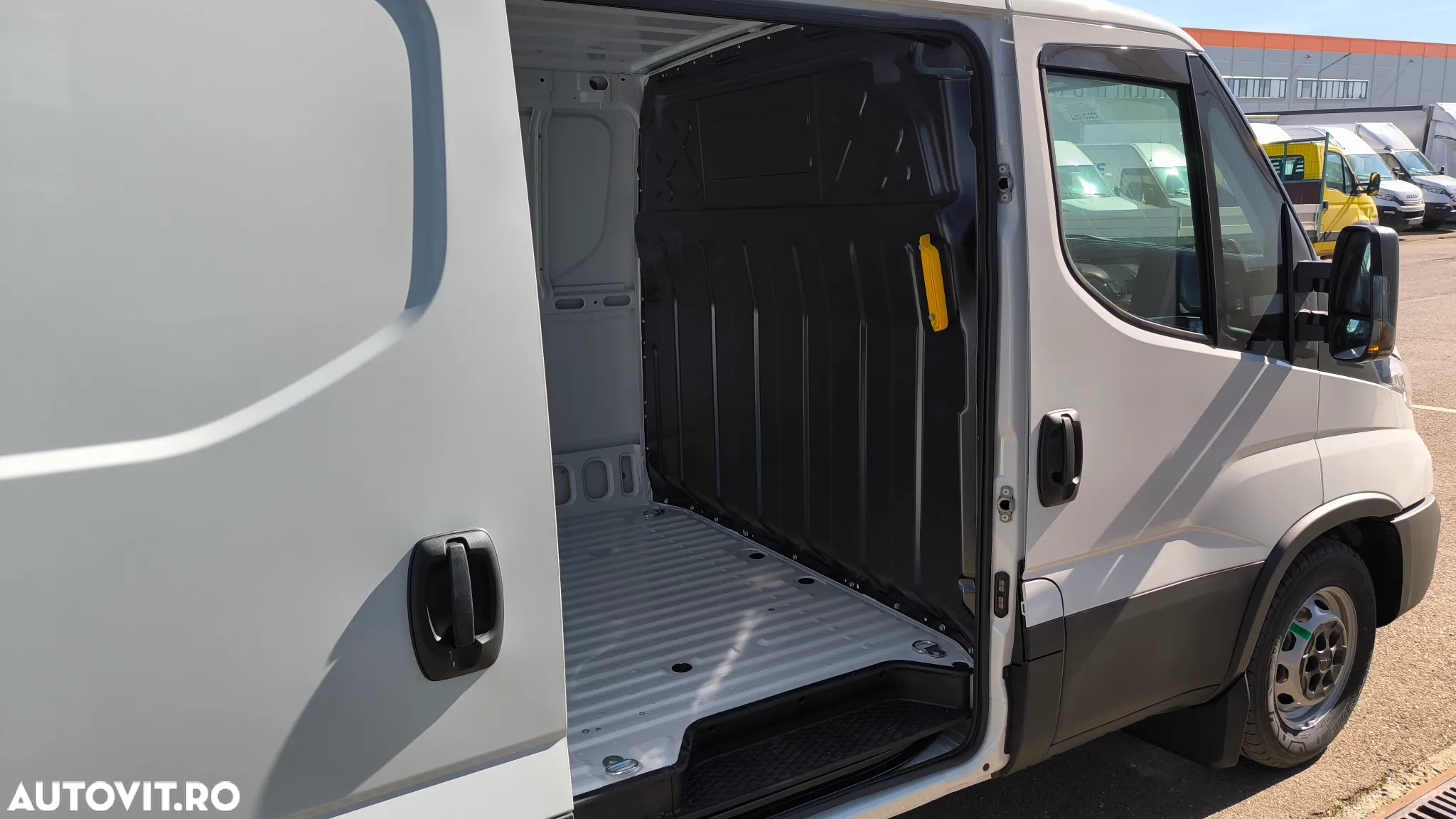 Iveco Iveco Daily - furgon 35S12V - 7mc - 6