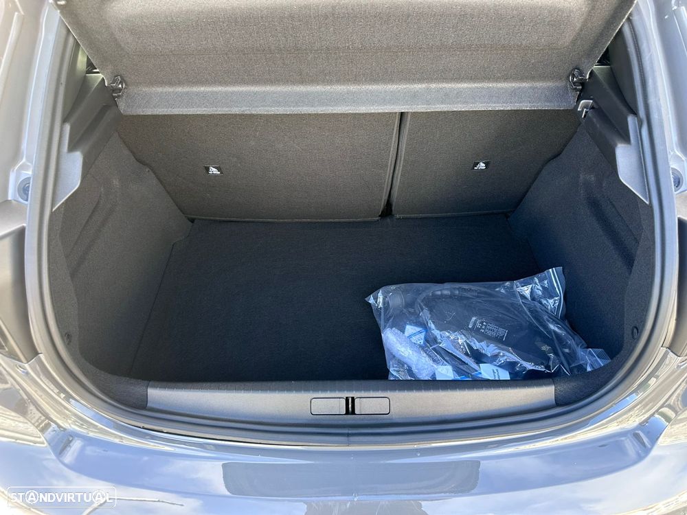 Peugeot e-208 GT - 31