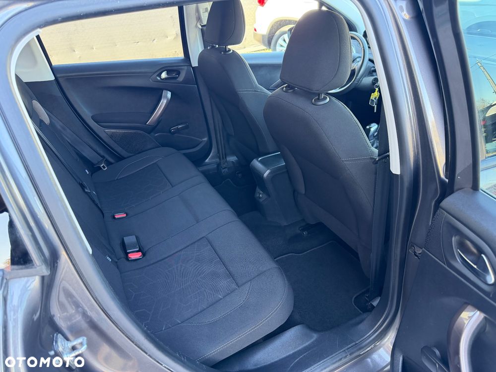 Peugeot 2008 1.6 BlueHDi Style - 11