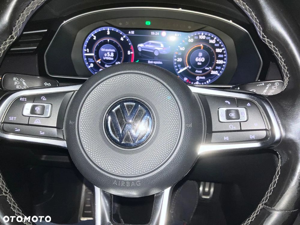Volkswagen Passat - 16