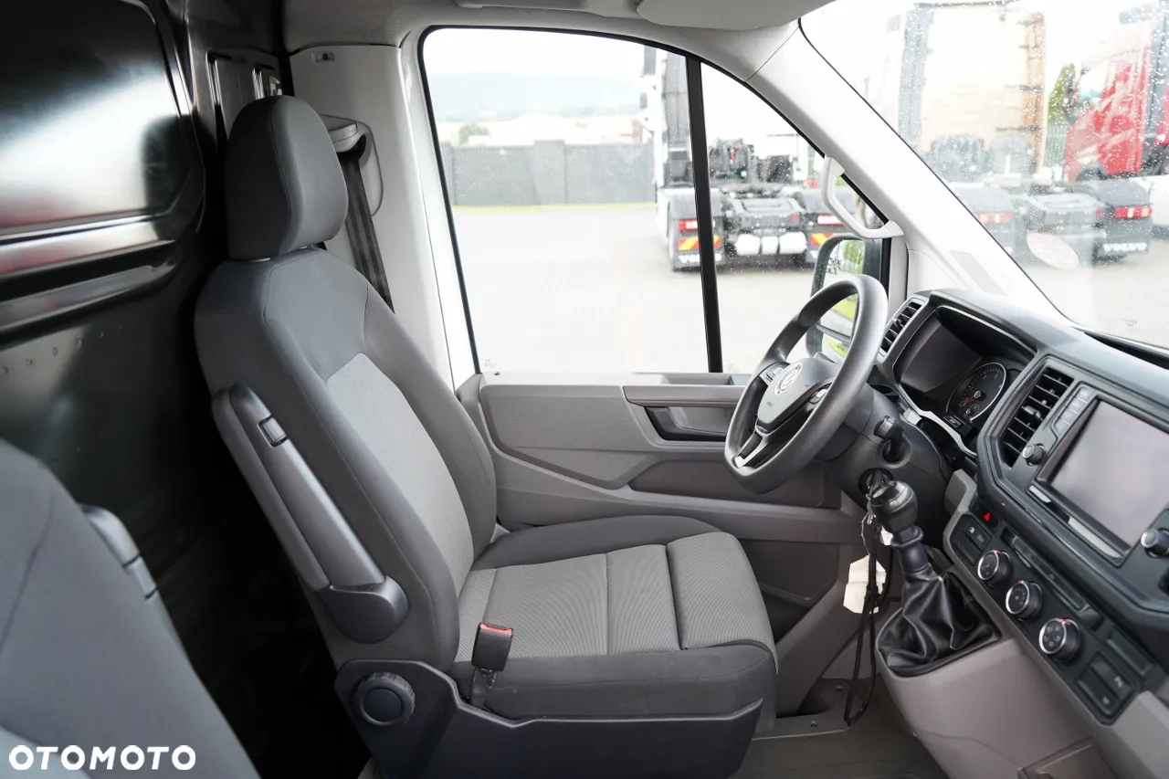Volkswagen CRAFTER  / 2.0 D / FURGON BLASZAK / NAJAZD ALUMINIOWY /  DMC: 3500 KG / 2018 ROK / SPROWADZONY / PO KONTRAKCIE SERWISOWYM - 30
