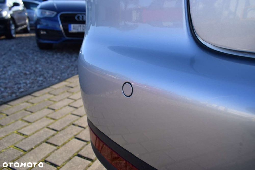 Volkswagen Touran - 10