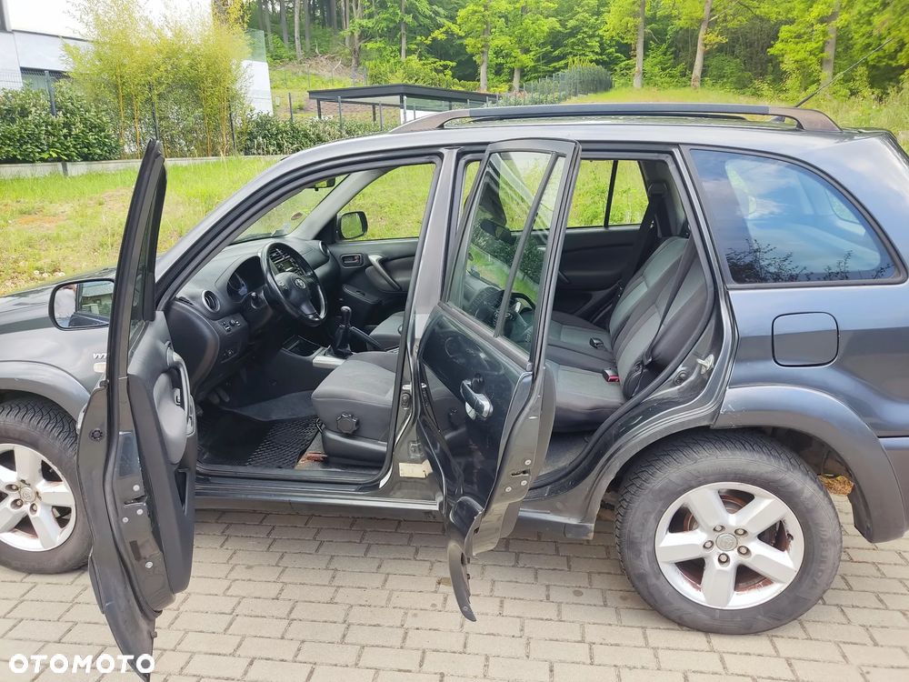 Toyota RAV4 2.0 VVT-i 4x4 - 12