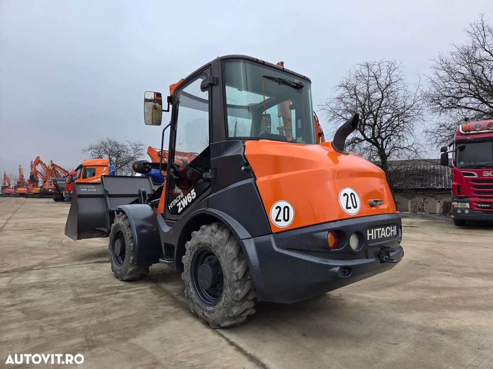 Hitachi ARTICULAT ZW65, Ridica 2,4tone la 3,2m, incarca 8x4 si semiremorci basculabile, 2019, 1.790h, 4x2, Cupla rapida, cupa 1mc, furci, AC, Anvelope 70%-ok, STARE FOARTE BUNA, POSIBILITATE LEASING 3 ani-PROMOTIE 34.900 EUR+Tva - 1