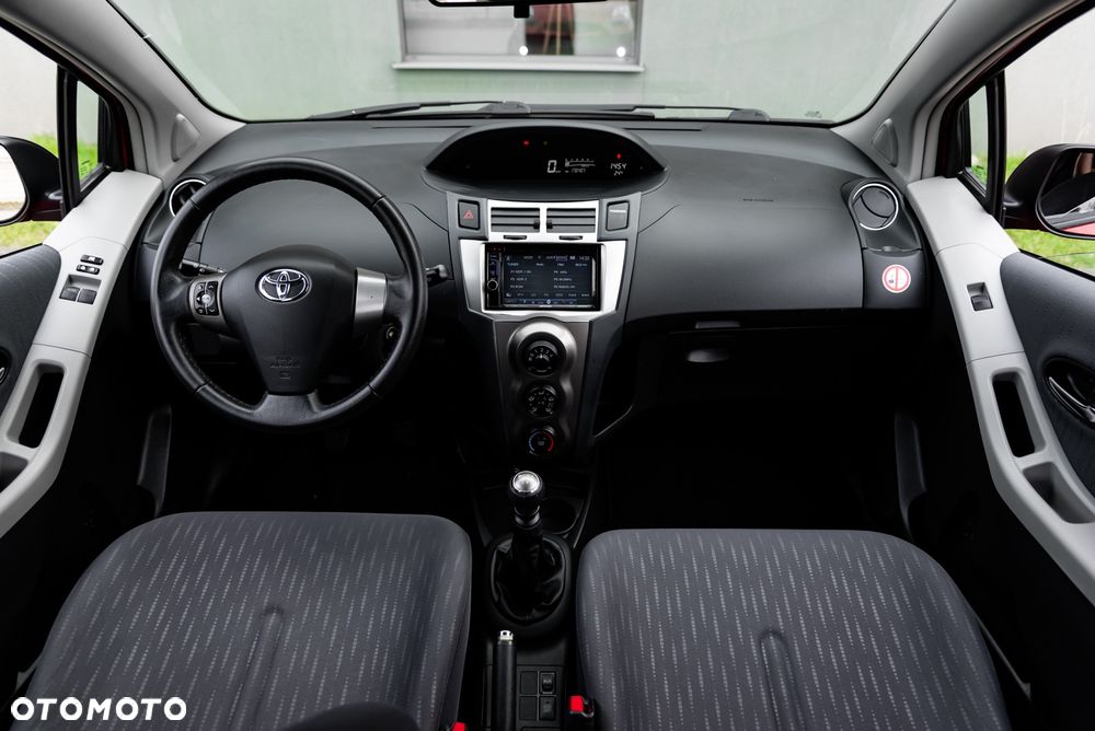 Toyota Yaris 1.33 Prestige - 28