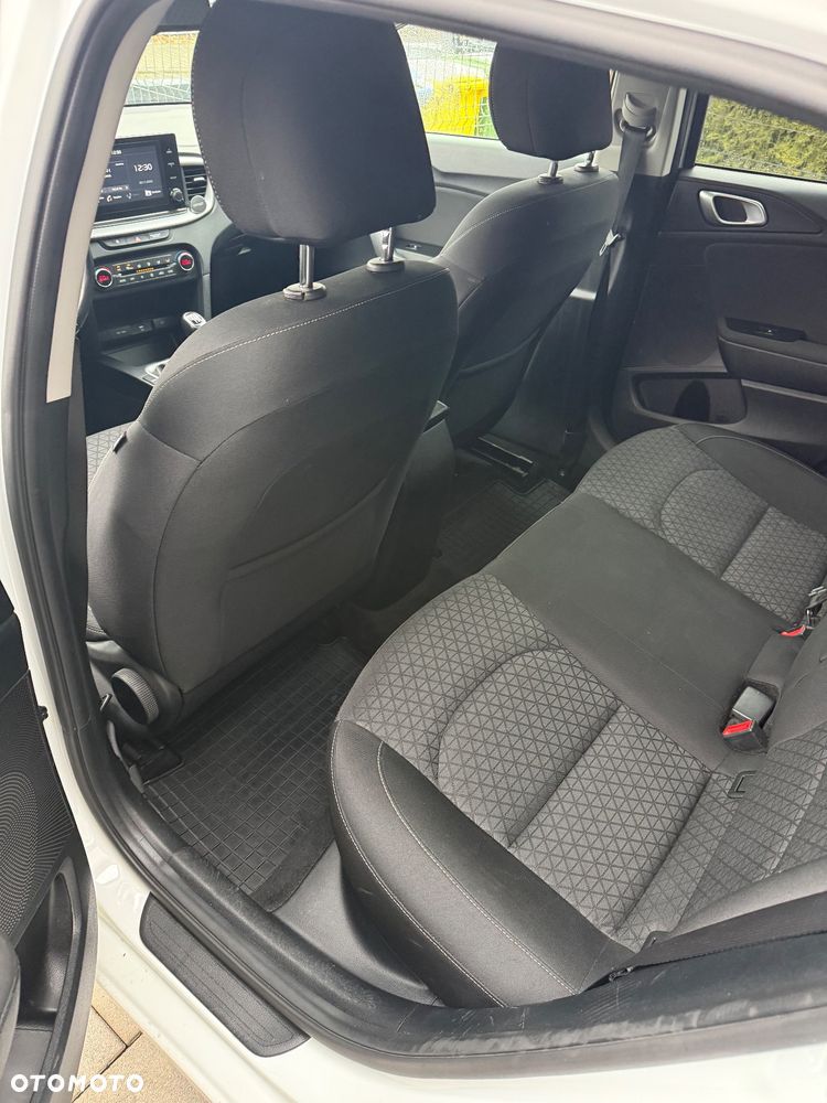 Kia Ceed 1.6 CRDi SCR M - 11