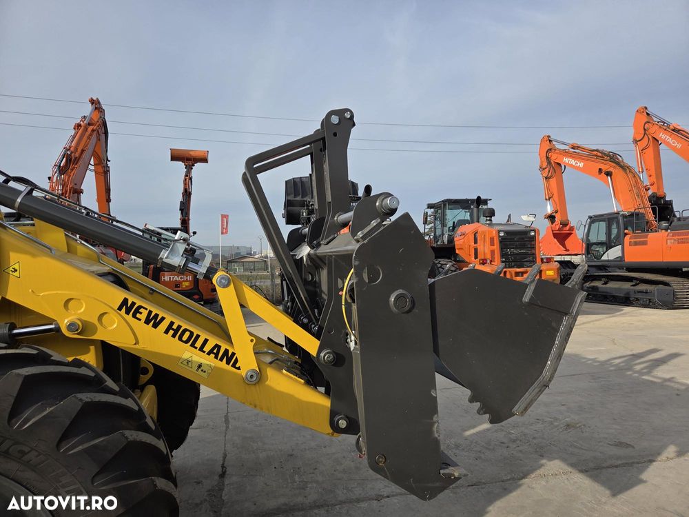 New Holland ROTI EGALE, 89kW-120CP, BRAT extensibil adanc sapare 6m, Powershift, cupa mulfufntionala 4x1 cu FURCI, Anvelope Michelin, Aer conditionat, Cutie automata, Radio, Certificat CE, garantie 1 an, posibilitate leasing 4 ani, PROMOTIE 86.900 EUR+Tva - 9