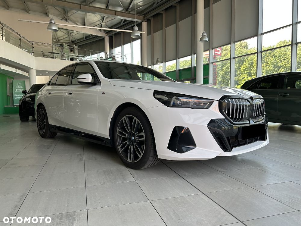 BMW Seria 5 520i mHEV M Sport sport - 9