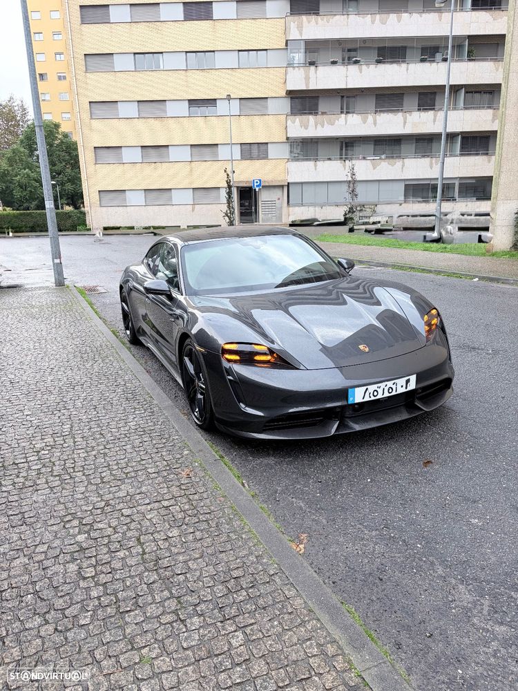 Porsche Taycan Turbo S - 9