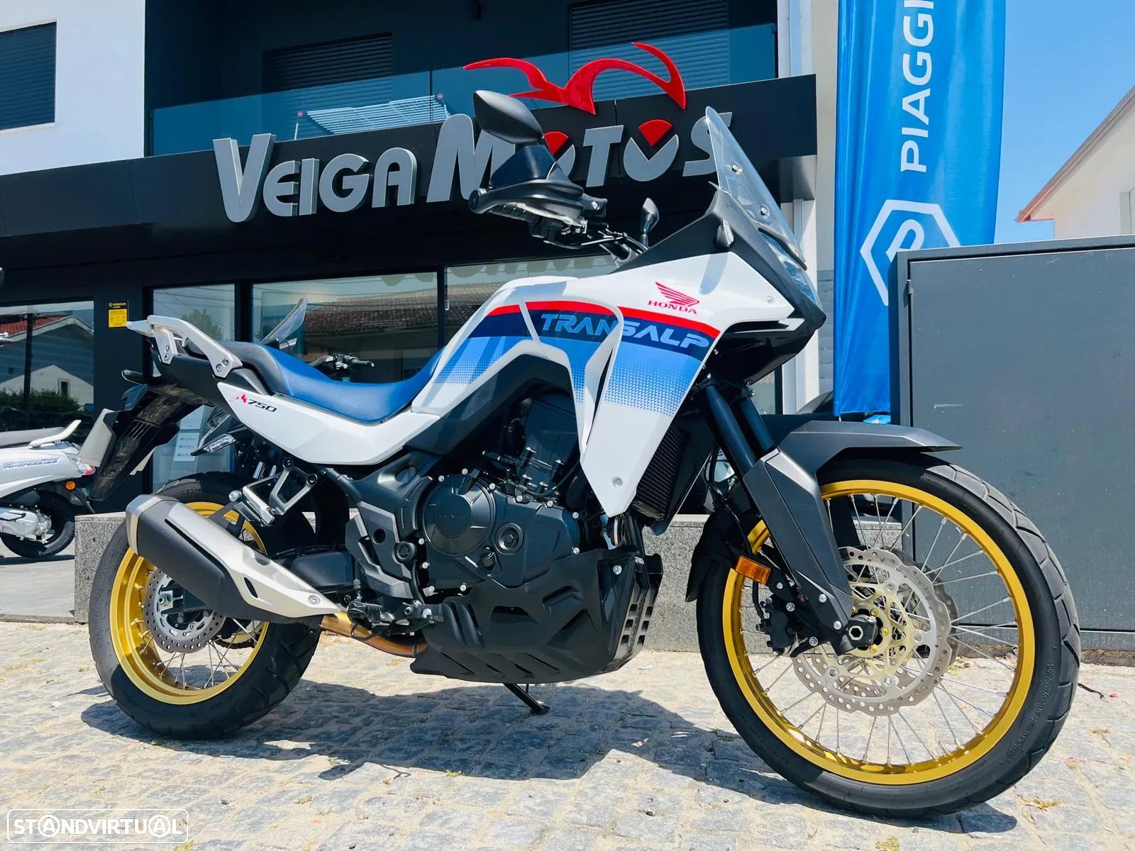 Honda Transalp 750 - 1