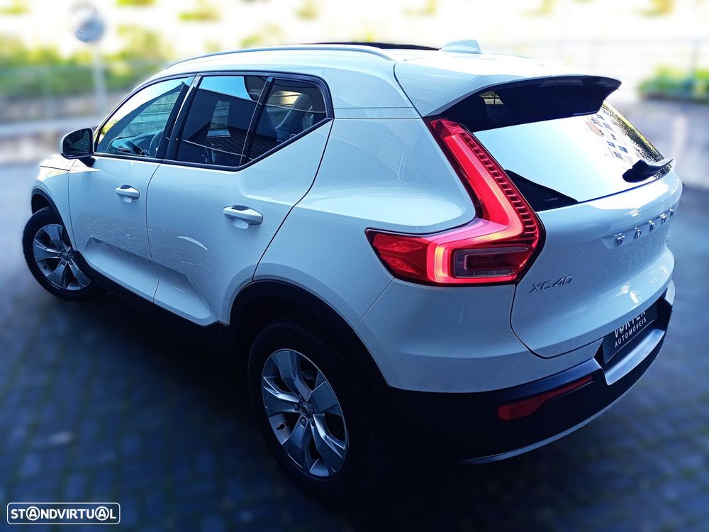 Volvo XC 40 1.5 T3 Momentum Tech Edition - 5