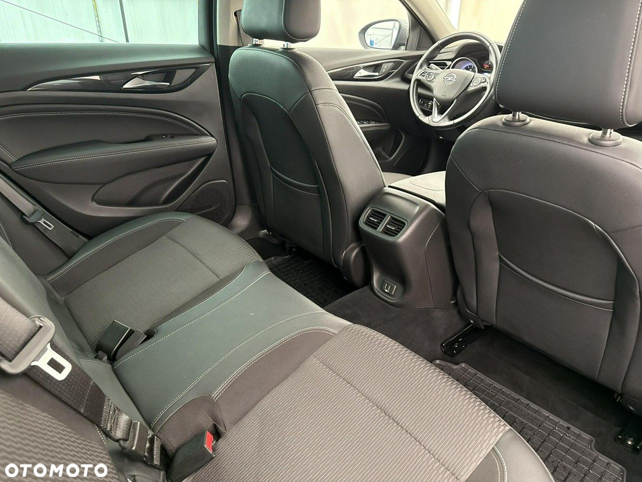 Opel Insignia - 23
