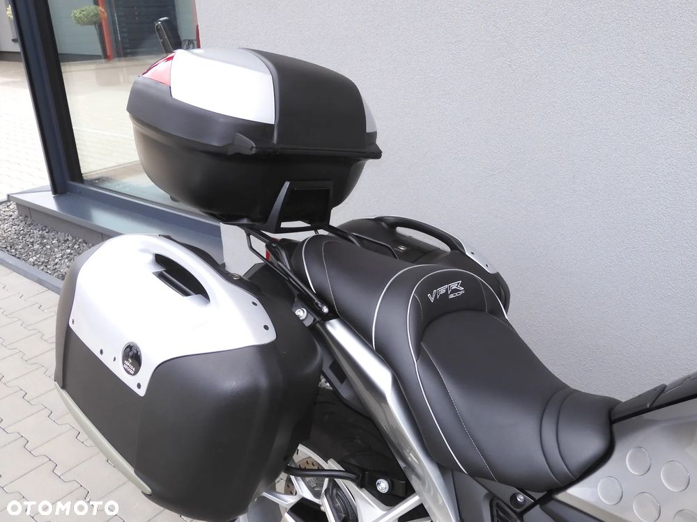 Honda VFR - 10