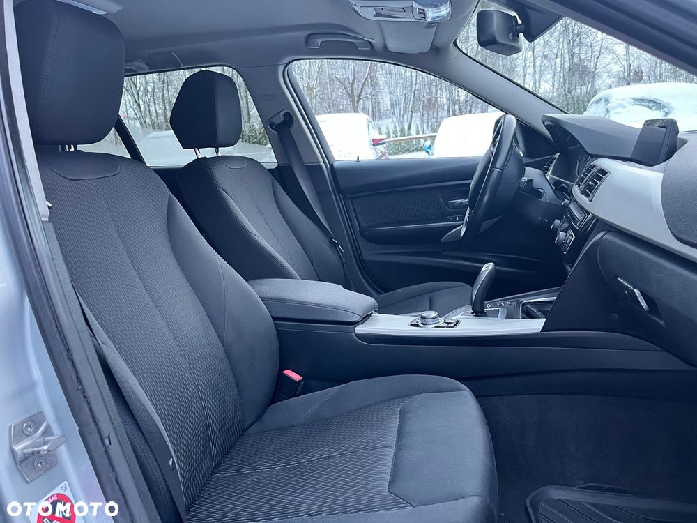 BMW Seria 3 318d - 15