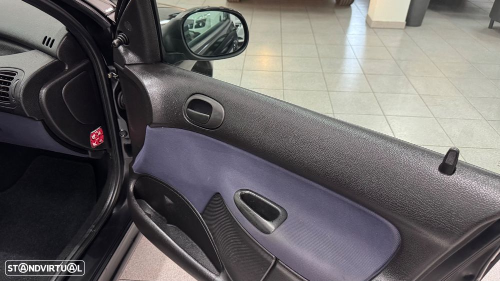Peugeot 206 1.1 XR - 24