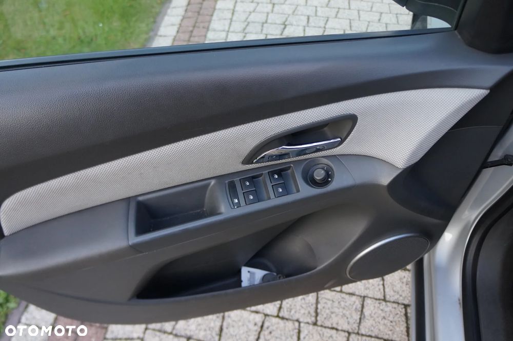 Chevrolet Cruze - 17