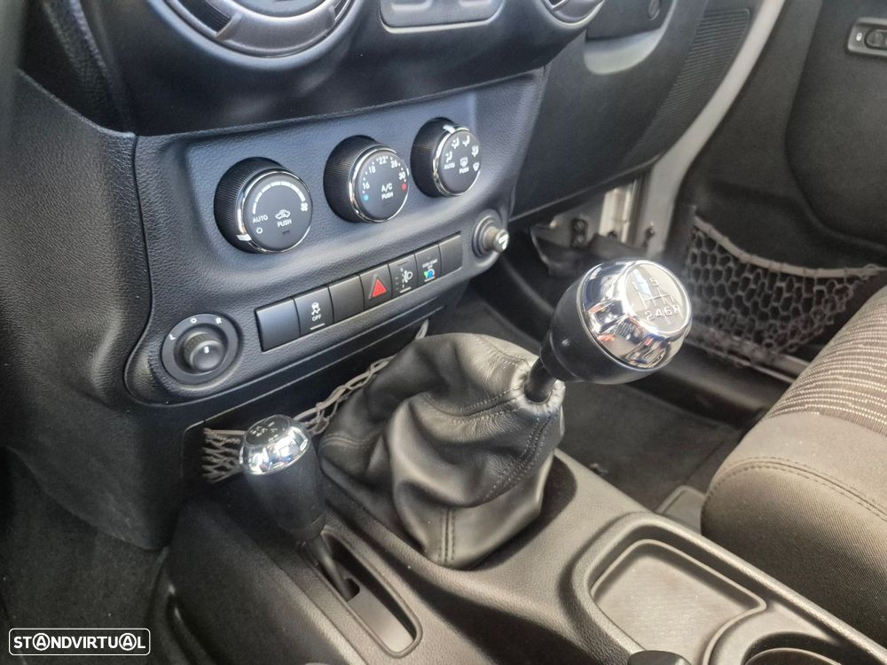 Jeep Wrangler 2.8 CRD MTX Sport 4L - 17