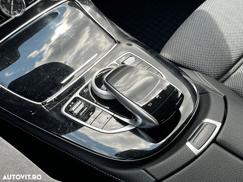 Mercedes-Benz E 200 7G-TRONIC - 23