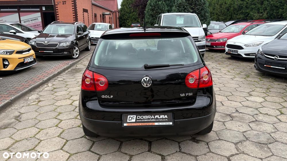 Volkswagen Golf 1.6 FSI Tour Edition - 4