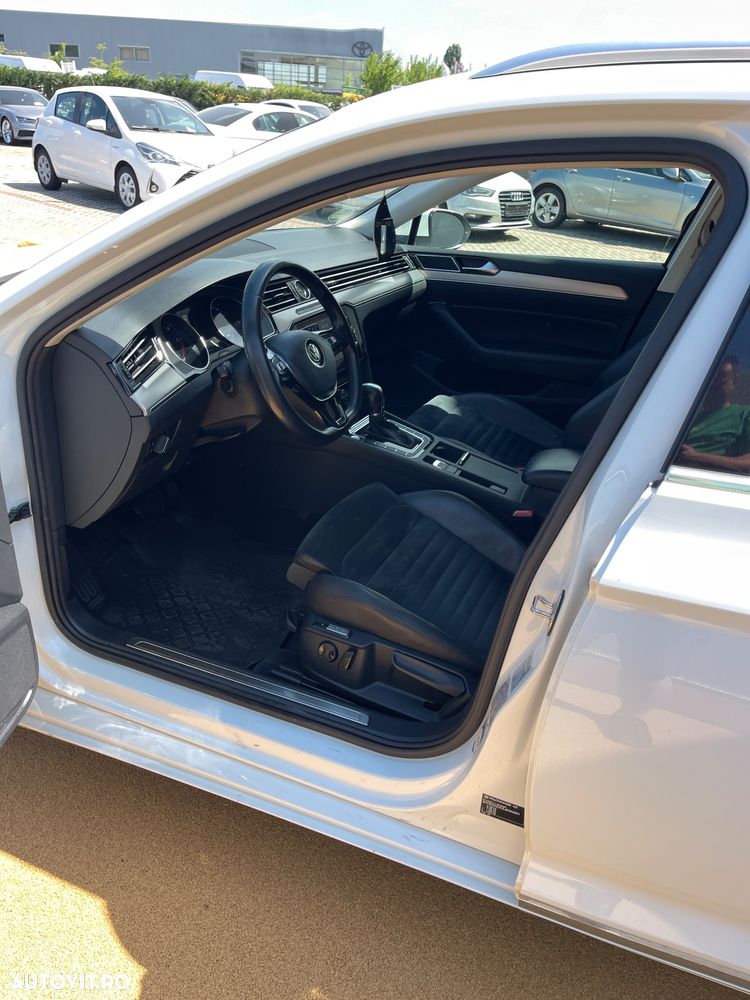 Volkswagen Passat 2.0 TDI DSG Highline - 29