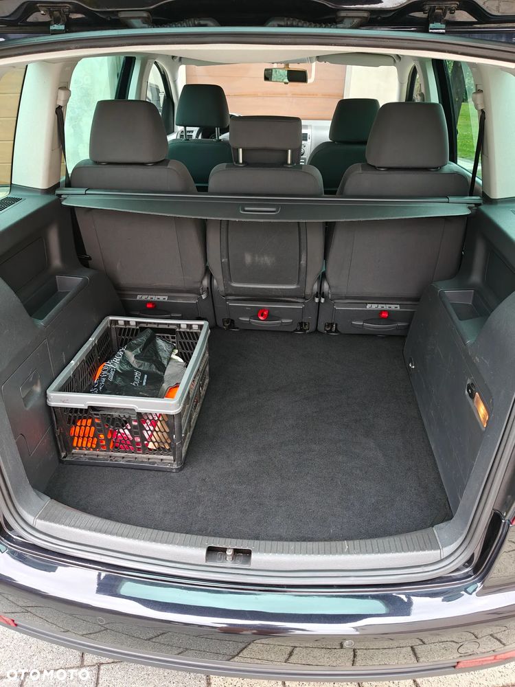 Volkswagen Touran 2.0 TDI Highline - 13