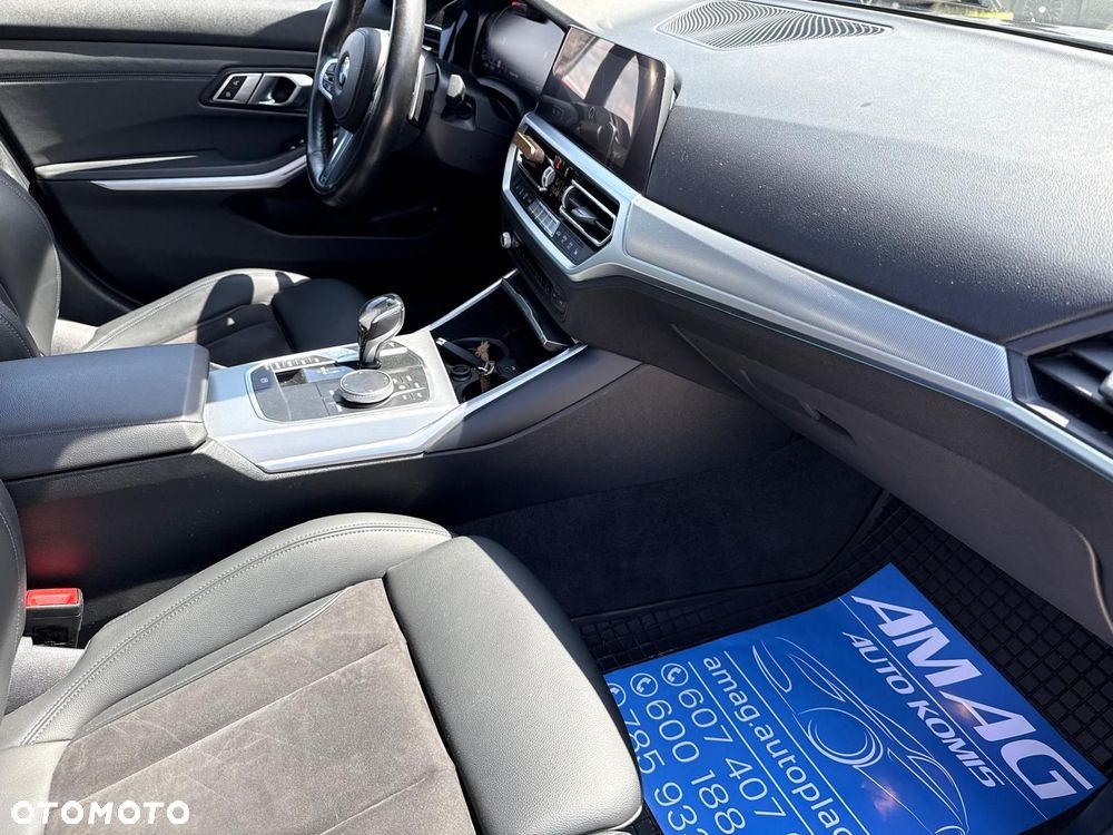 BMW Seria 3 330e M Sport sport - 18