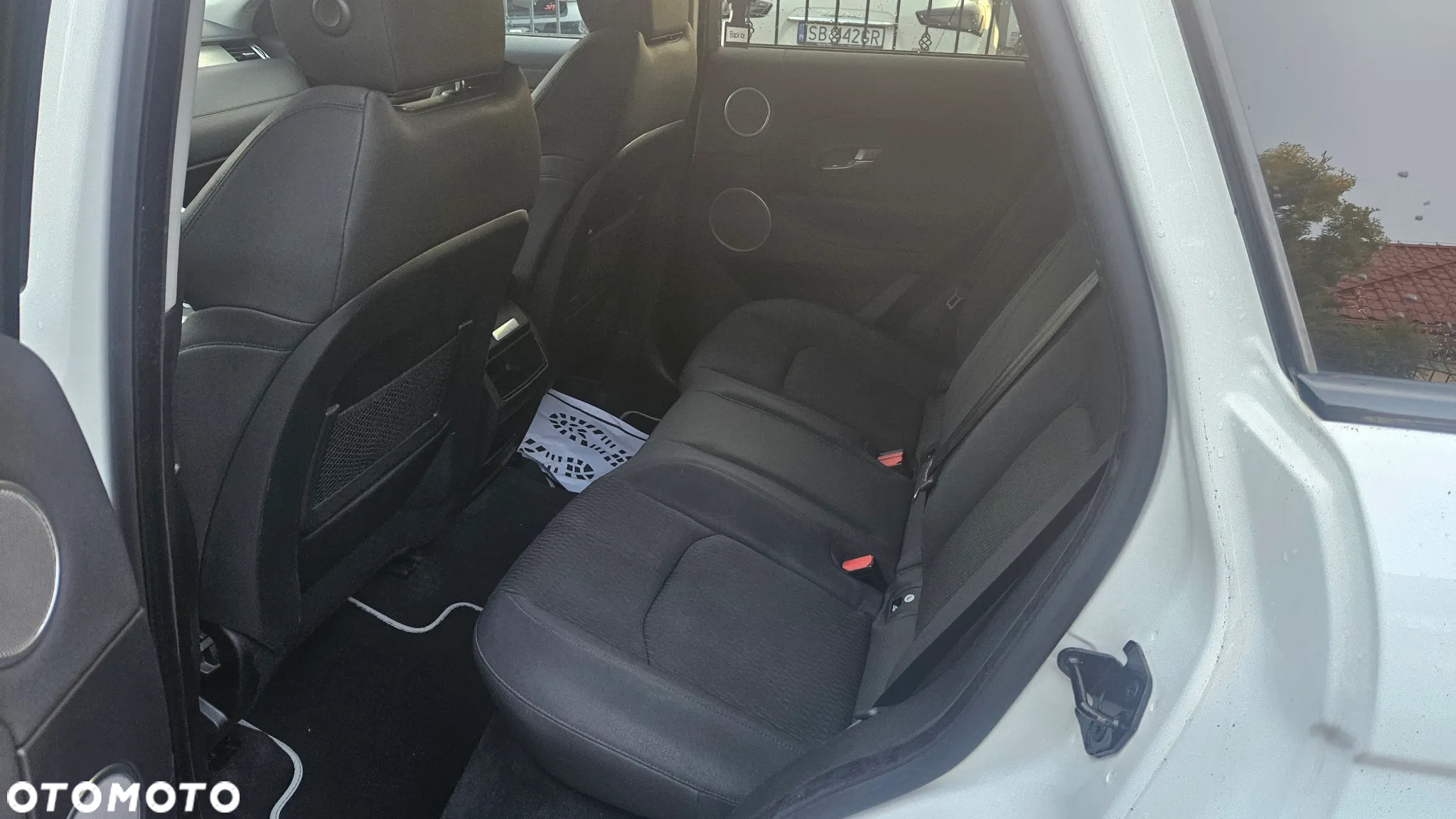 Land Rover Range Rover Evoque 2.0 D150 R-Dynamic - 35