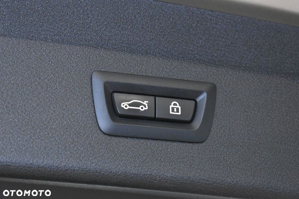 BMW X1 sDrive18i Advantage - 22