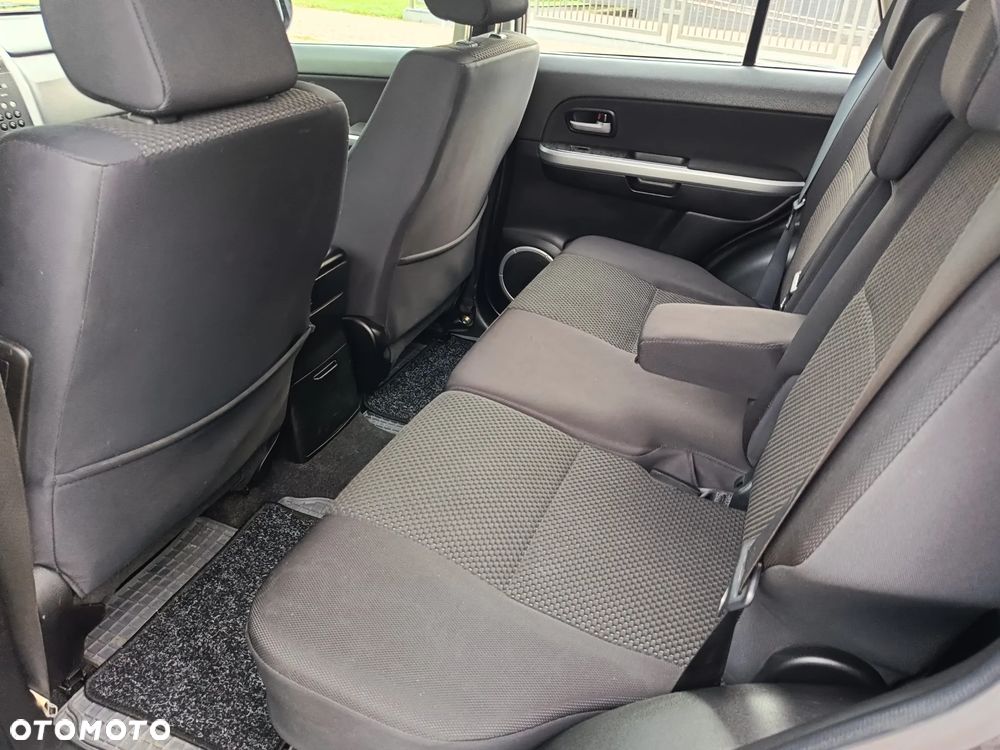 Suzuki Grand Vitara 2.0 - 8